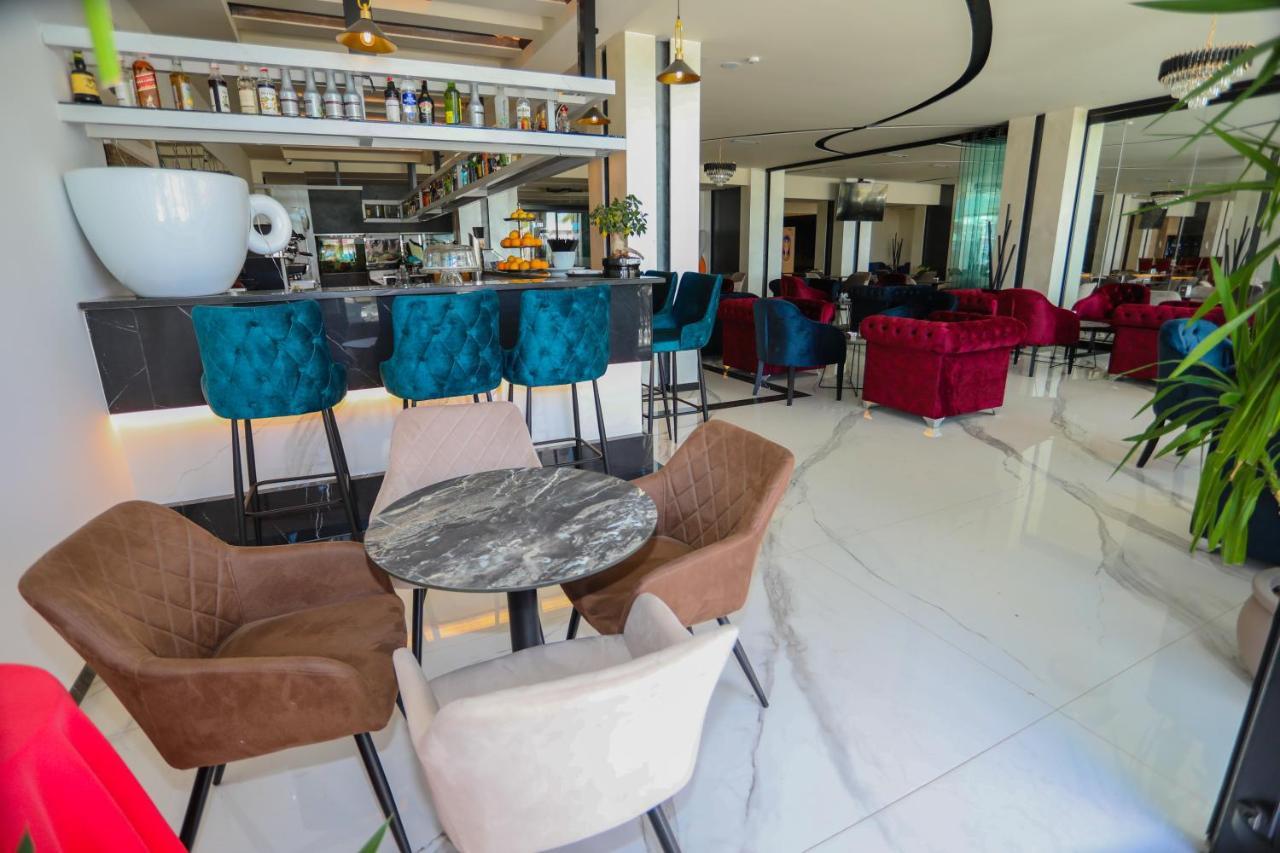 Hotel Vivas Durrës Exterior foto