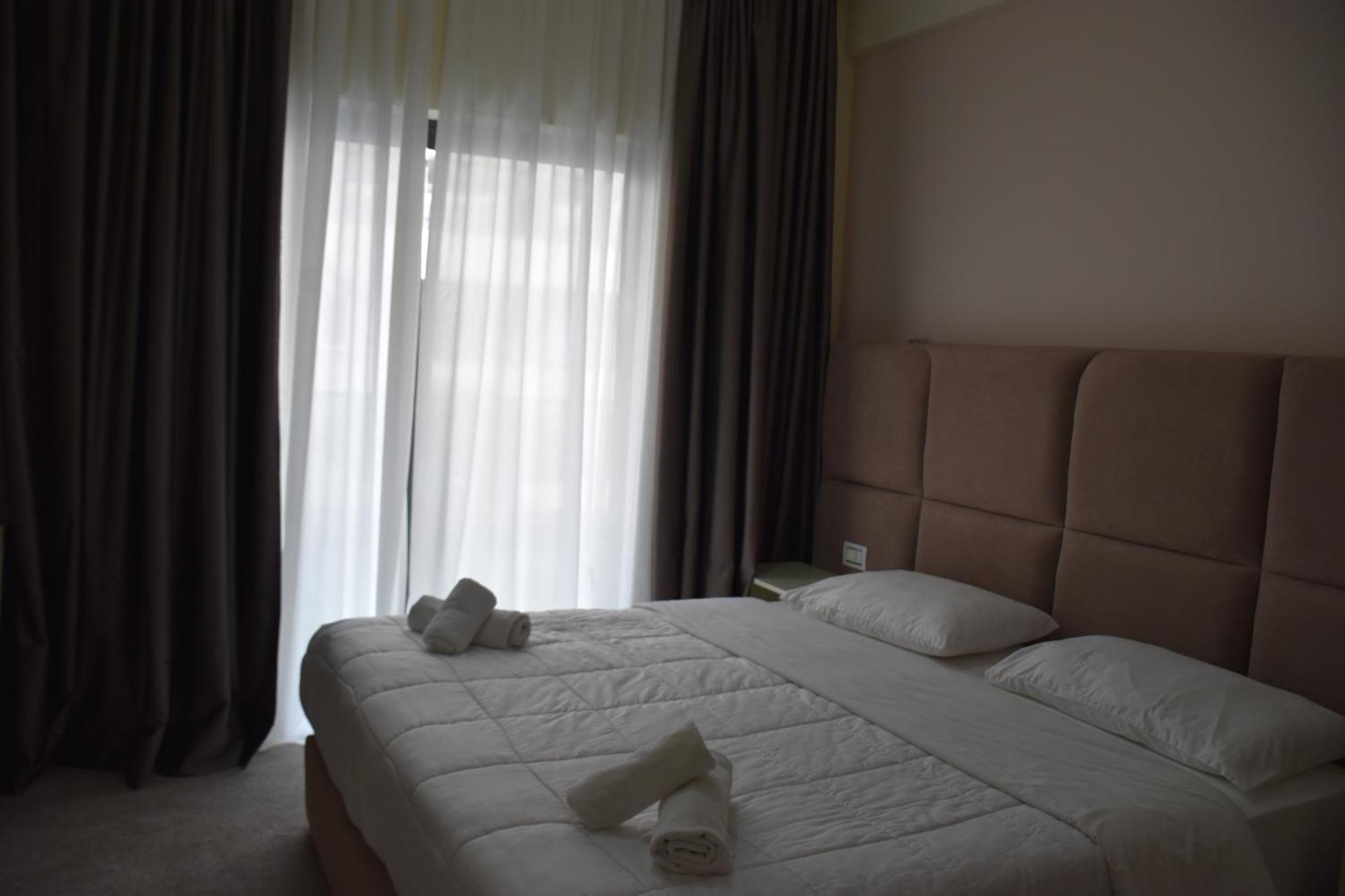 Hotel Vivas Durrës Exterior foto